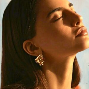 AMBER SCEATS 24k GOLD PLATED REESE EARRINGS